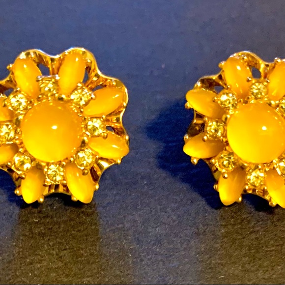 BR Floral set clasp bracelet and earrings - Picture 5 of 16